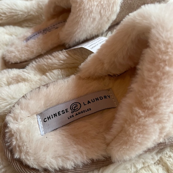 NWT Chinese Laundry L.A. faux fur lined slippers - Picture 2 of 5